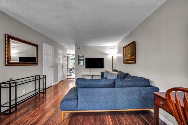 Foto del edificio - 25 Yorktown Dr