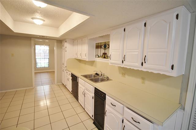 Building Photo - 1123 Wellington Dr