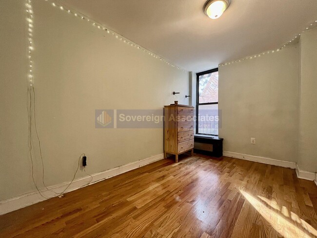 Building Photo - 2010 Seventh Avenue