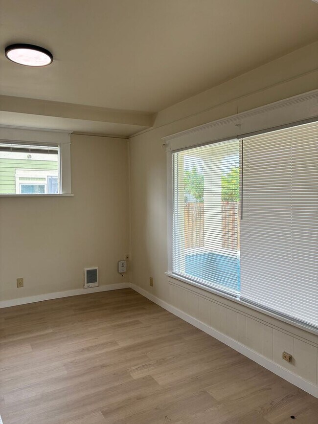 Foto del edificio - 2 Bedroom, 1 Bedroom Home for Rent