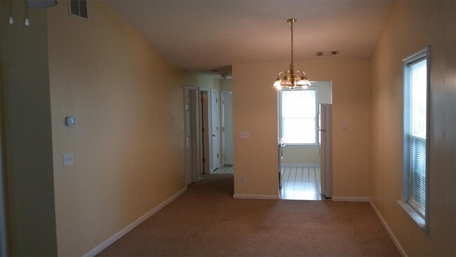 Foto del edificio - 1731 Summerwoods Ln