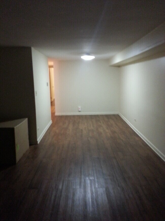 Foto del edificio - 838 S Claremont Ave