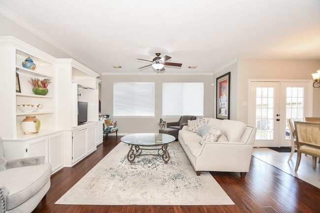 Building Photo - 1119 Lexington Green Dr