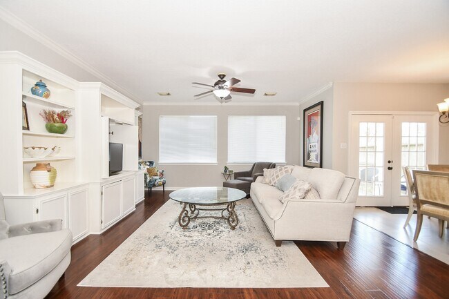 Foto del edificio - 1119 Lexington Green Dr