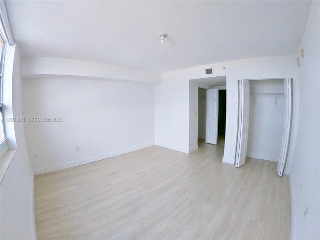 Building Photo - 3232 SW 22nd St