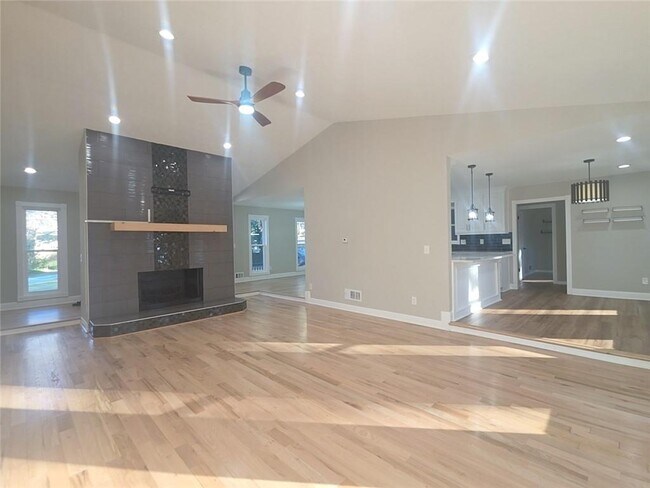 Foto del edificio - 1483 Hidden Hills Pkwy