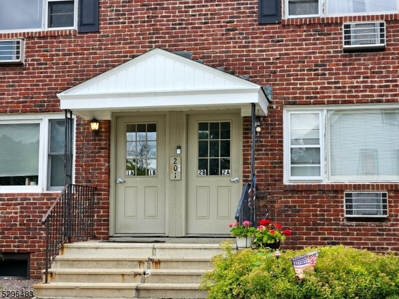 Foto principal - 201 Vail St