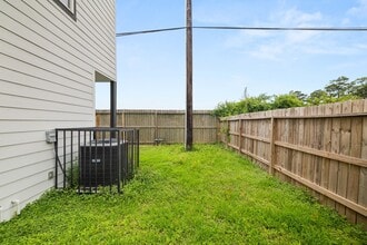 Building Photo - 8534 Woodlyn Rd