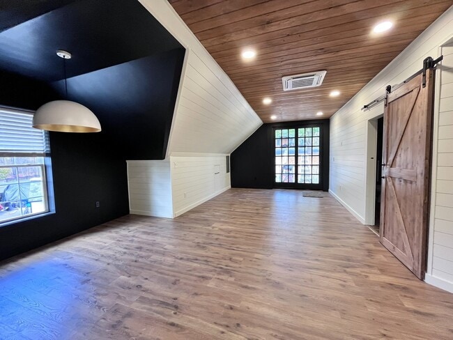 Building Photo - 2614 Boston Post Rd