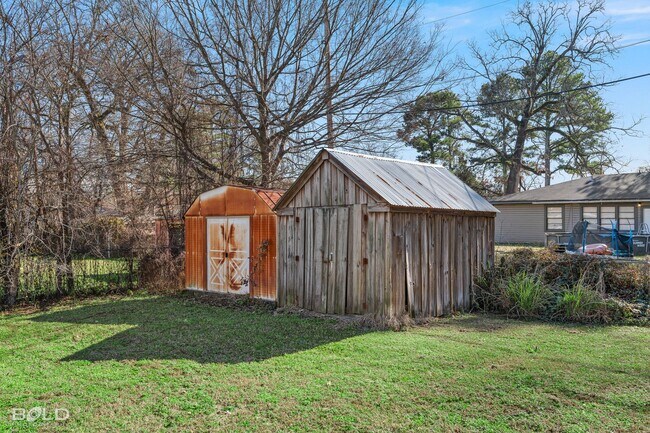 Foto del edificio - 3 bedroom 1 bath Southern Charm