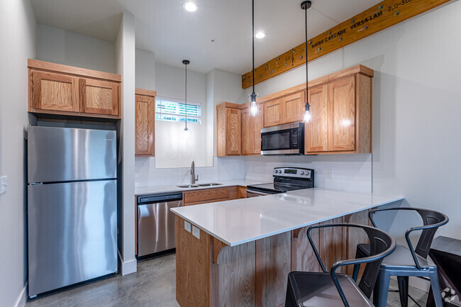 2BR, 2BA - 813 SF - Twin Arch Apartments