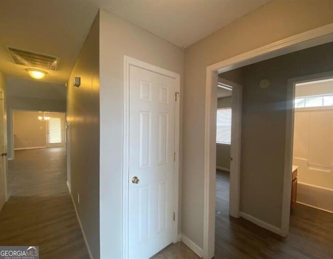 Foto del edificio - 230 Stirling Bridge Dr