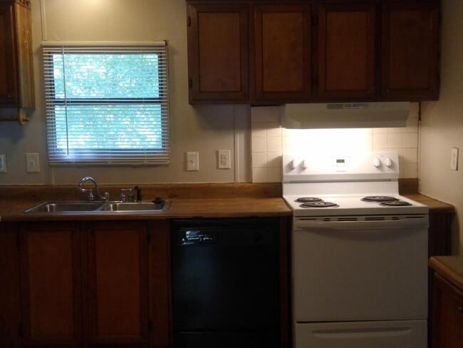 Foto del edificio - 107 Oak View Dr