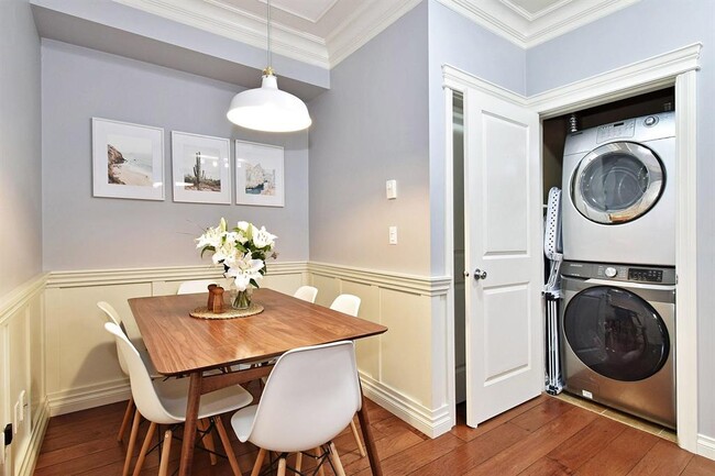 Building Photo - 32729-32729 Garibaldi Dr