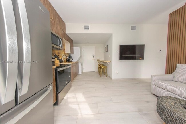 Building Photo - 820 Ocean Dr