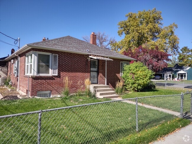 Building Photo - 815 W 300 S