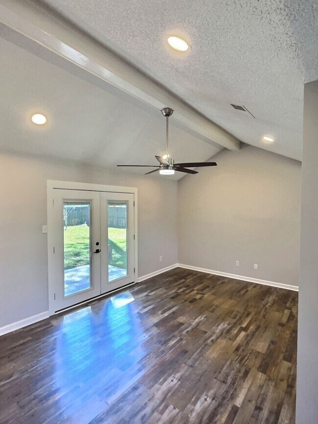 Foto del edificio - 5408 Old Fort Bayou Rd