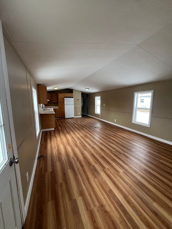 Building Photo - 1582 Hill Rd