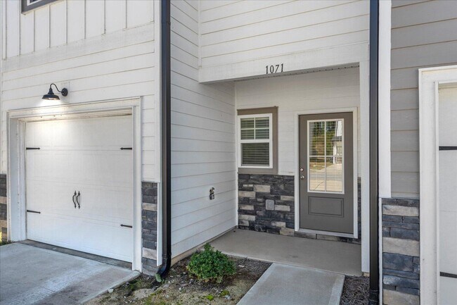 Foto del edificio - 1071 Linsmore Ave