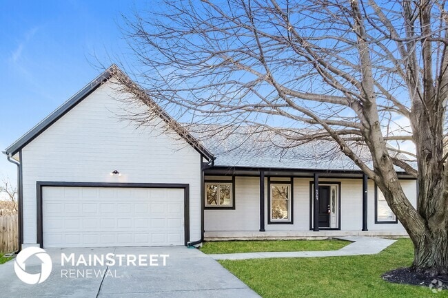 Building Photo - 5565 Meadow View Dr