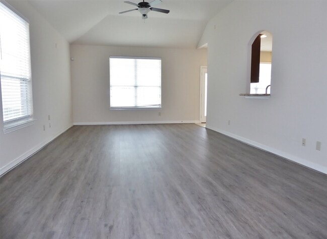 Building Photo - 10225 Wood Fern Ct