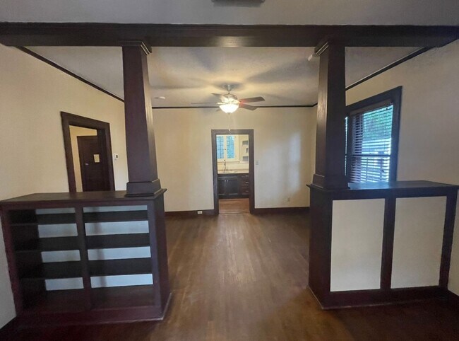 Foto del edificio - Charming 2 bedroom with fireplace