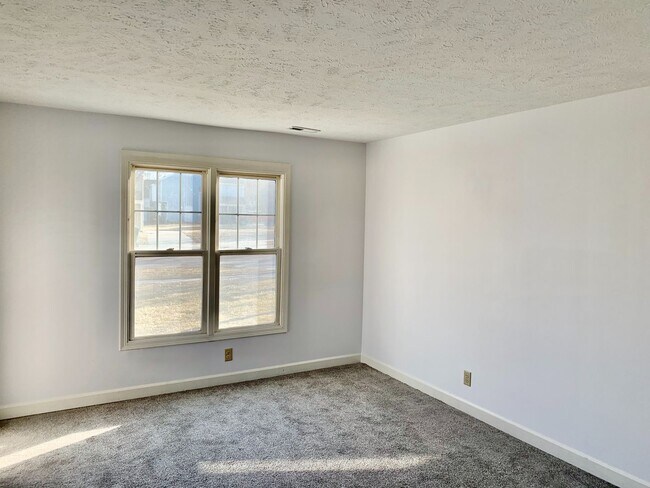 Foto del edificio - 3 Bedroom 2 bath TownHome