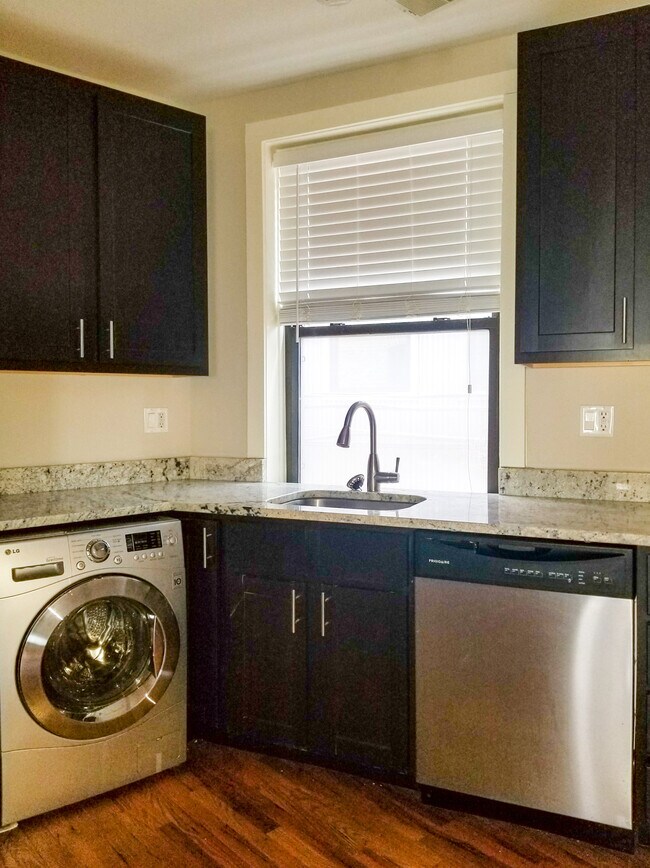 Foto del edificio - 2231 W Wilson Ave