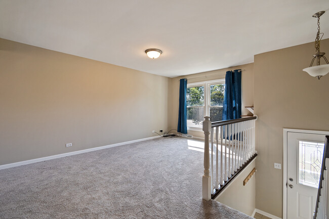 Foto del edificio - 1N485 County Farm Rd