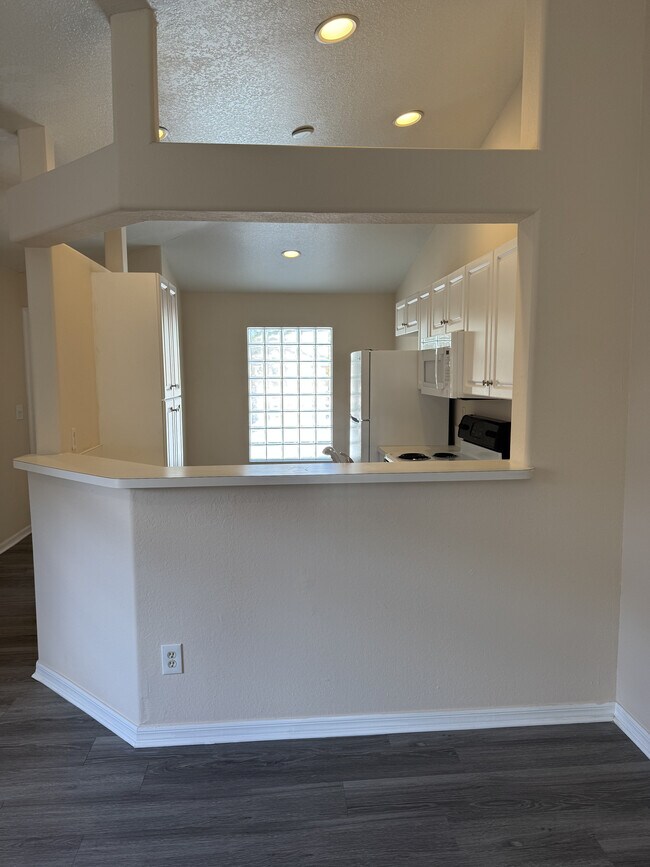 Foto del edificio - 26741 Little John Ct