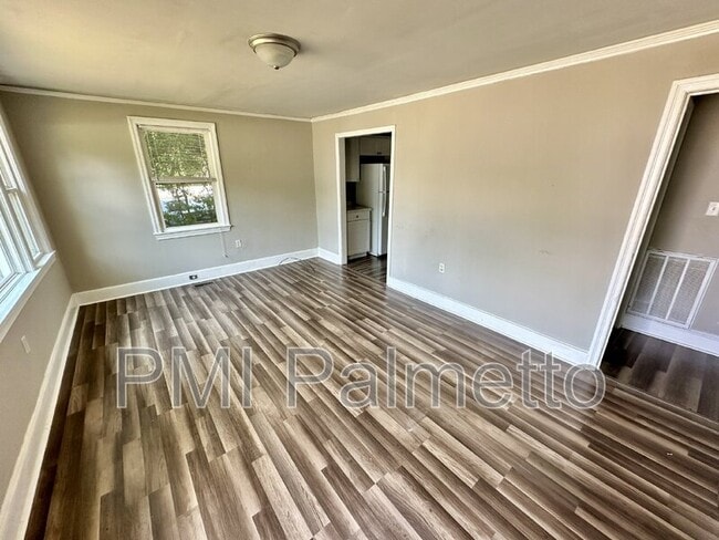 Building Photo - 2201 Vine St