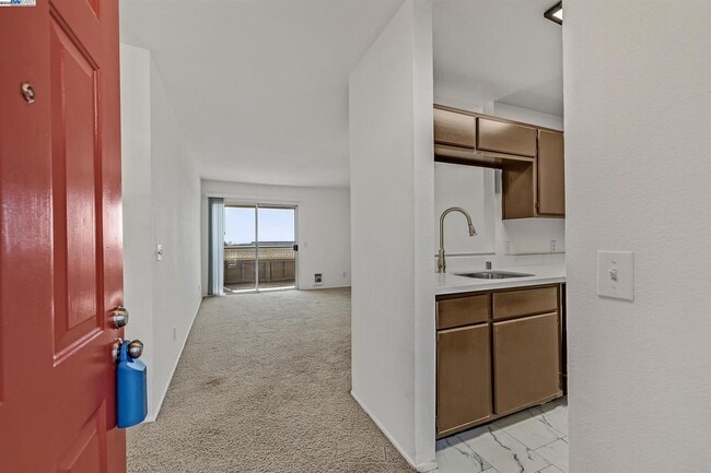Building Photo - 681 Royston Ln
