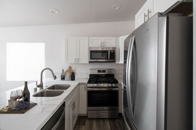 Foto del edificio - 5290 Manhasset Dr