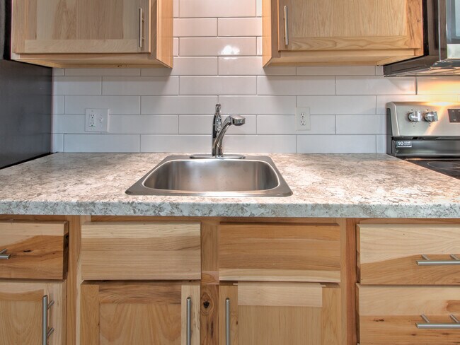 New Countertop - 584 Wall St