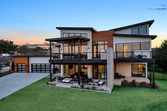 Building Photo - 207 Kites Ct