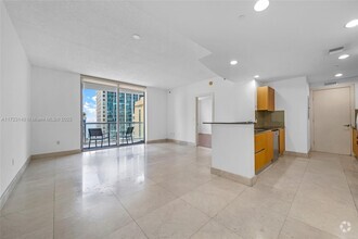 Building Photo - 1060 Brickell Ave