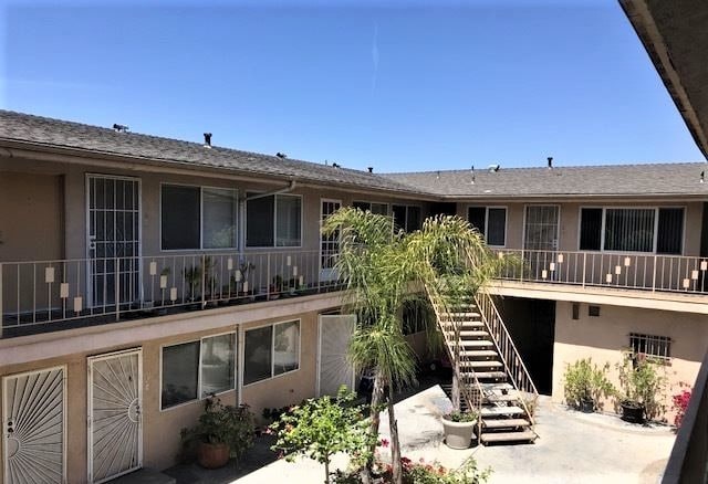 Building Photo - 3100 E 7th St