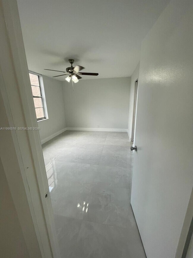 Foto del edificio - 9460 Tangerine Pl