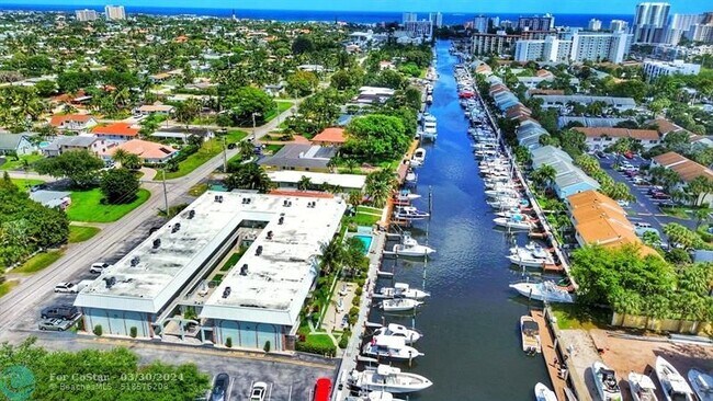 Foto del edificio - 2400 NE 16th St