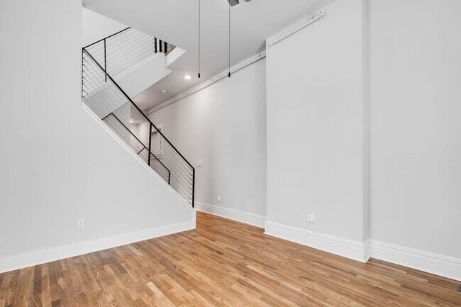 Building Photo - 1302 Floyd Ave