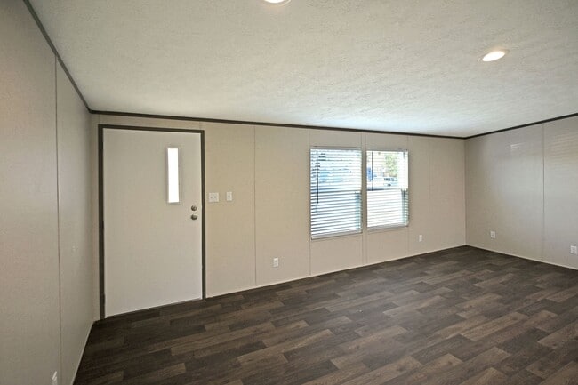 Building Photo - 1358 Bartels St