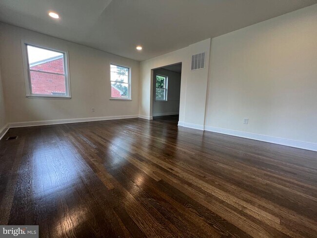 Foto del edificio - 3420 25th Ave