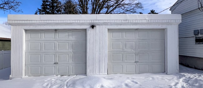 Building Photo - 2600 Calihan Ave NE