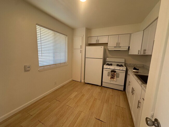 Foto del edificio - 3715 Norwood Ave