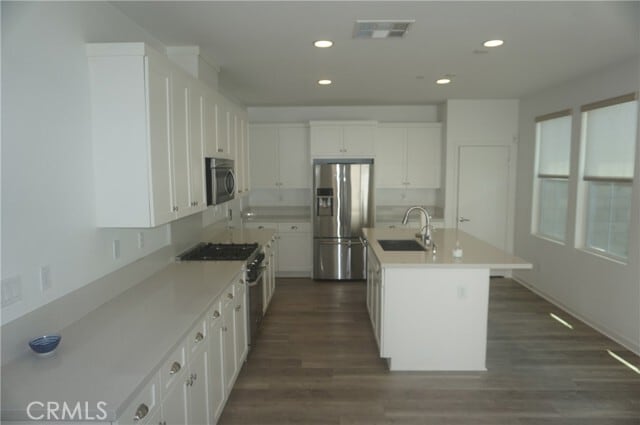 Building Photo - 945 Vivid Ln