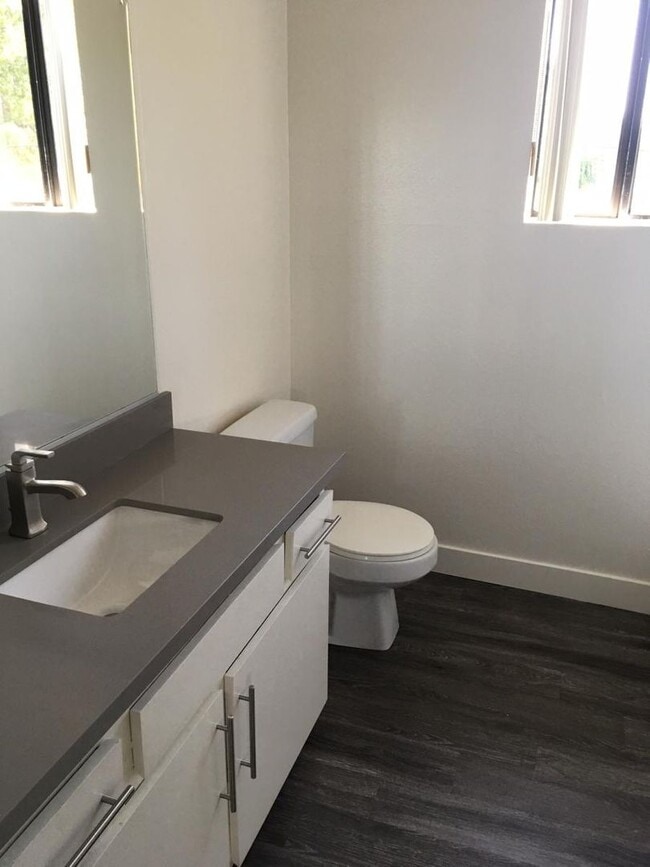 Interior Photo - 6545 Hazeltine Ave. Van Nuys, CA.
