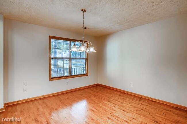 Building Photo - 3 br, 2 bath House - 140 Knight Way