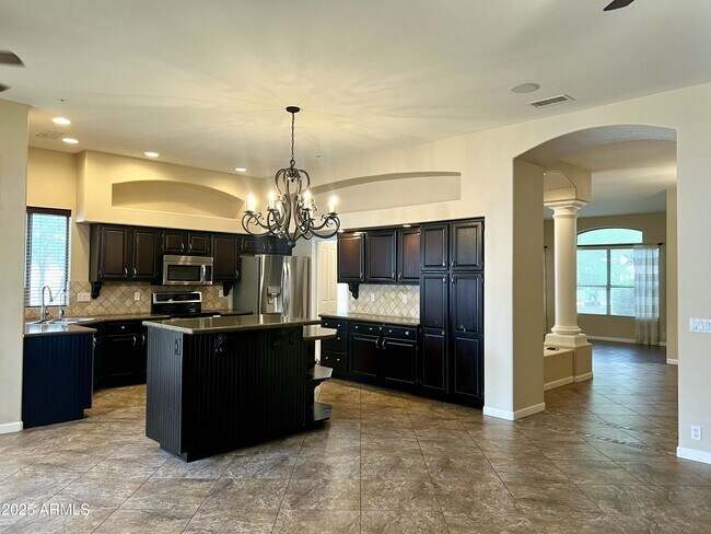 Foto del edificio - 24011 N 74th St