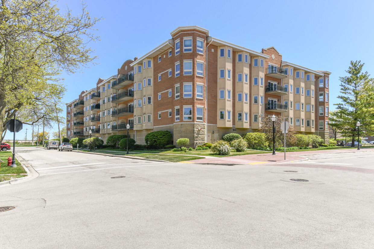 100 W Roosevelt Ave Unit 409, Bensenville, IL 60106 Condo for Rent in