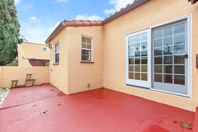 Foto del edificio - 827 N Laurel Ave